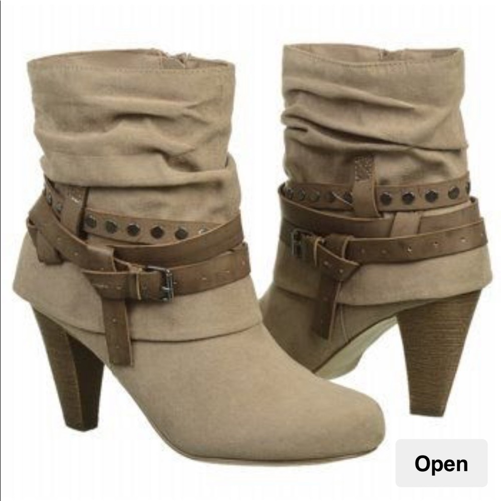 Booties tan with buckles